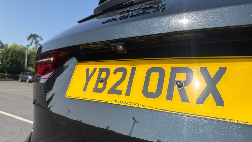 Jaguar F-Pace 2.0 P250 R-Dynamic SE 5dr Auto AWD Petrol Estate - Image 29