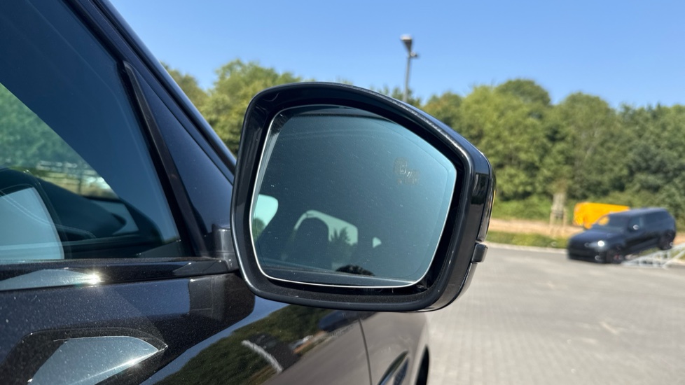 Jaguar F-Pace 2.0 P250 R-Dynamic SE 5dr Auto AWD Petrol Estate - Image 33