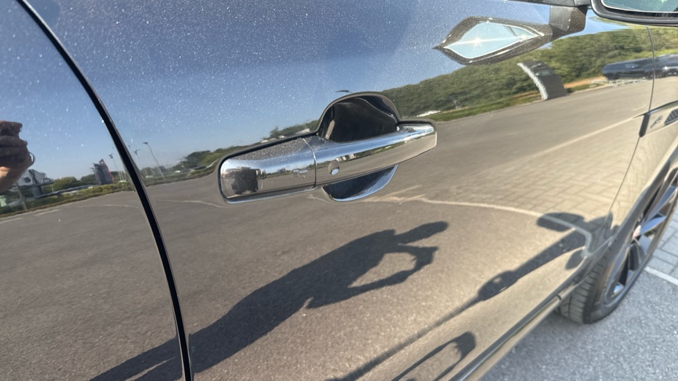 Jaguar F-Pace 2.0 P250 R-Dynamic SE 5dr Auto AWD Petrol Estate - Image 34