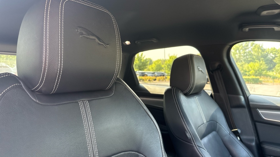 Jaguar F-Pace 2.0 P250 R-Dynamic SE 5dr Auto AWD Petrol Estate - Image 44
