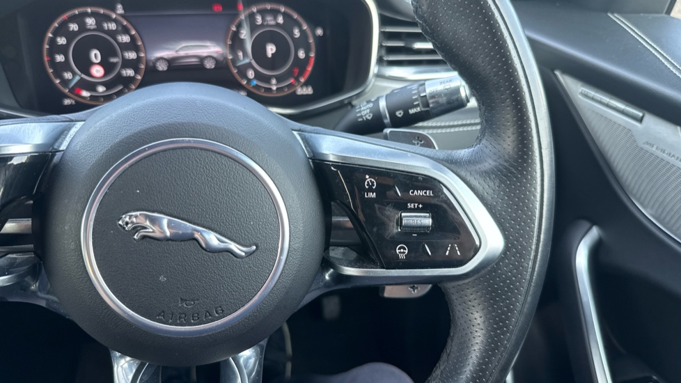 Jaguar F-Pace 2.0 P250 R-Dynamic SE 5dr Auto AWD Petrol Estate - Image 45