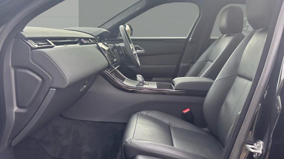 Land Rover Range Rover Velar 2.0 D200 MHEV Dynamic SE 5dr Auto Diesel Estate - Image 3