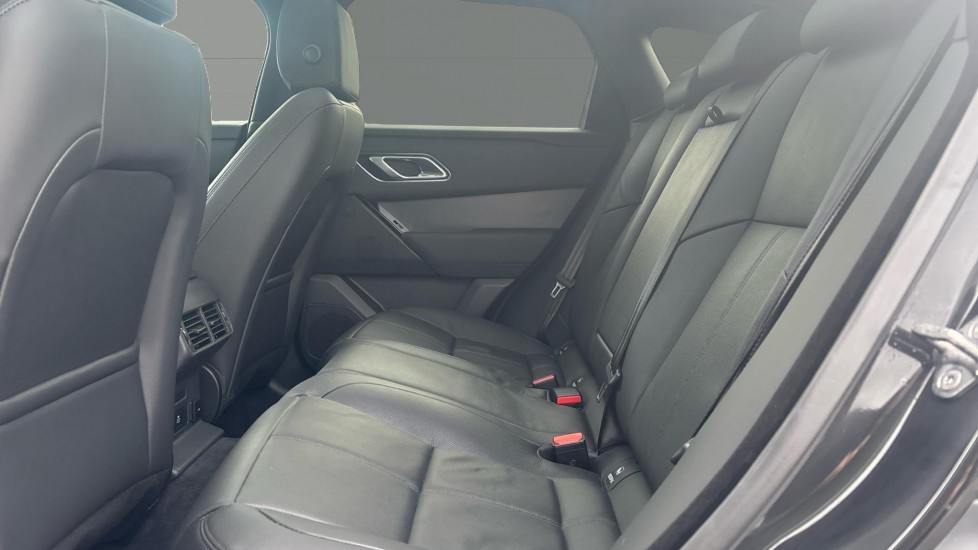 Land Rover Range Rover Velar 2.0 D200 MHEV Dynamic SE 5dr Auto Diesel Estate - Image 4