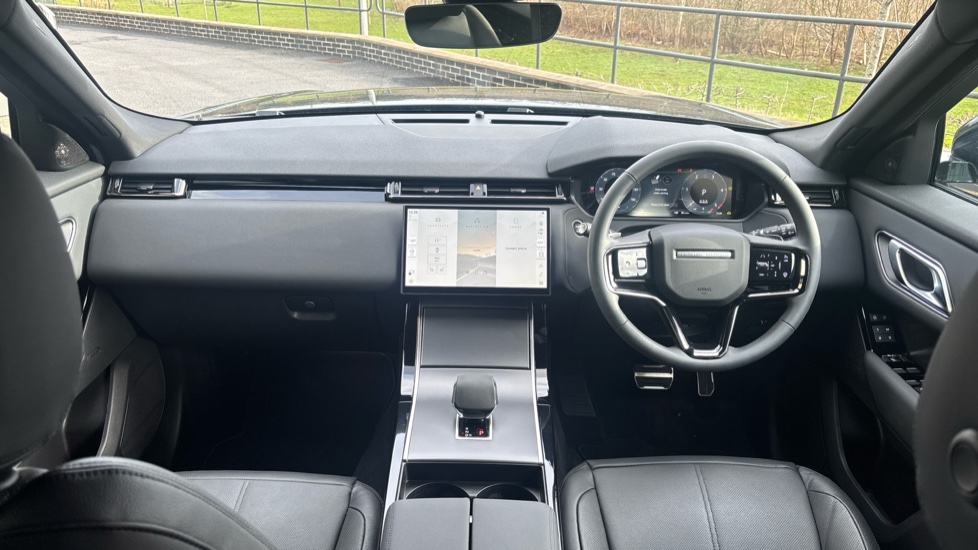 Land Rover Range Rover Velar 2.0 D200 MHEV Dynamic SE 5dr Auto Diesel Estate - Image 9