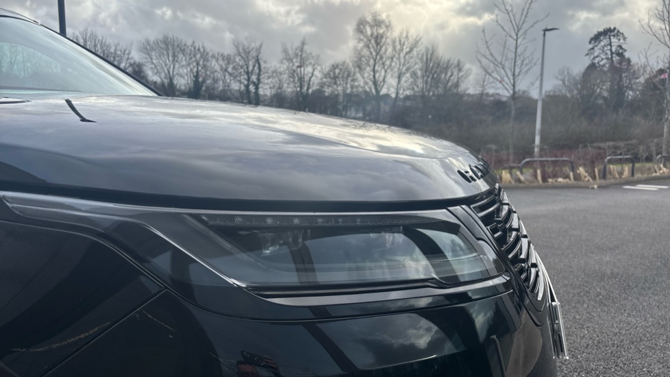 Land Rover Range Rover Velar 2.0 D200 MHEV Dynamic SE 5dr Auto Diesel Estate - Image 17