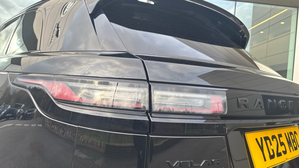 Land Rover Range Rover Velar 2.0 D200 MHEV Dynamic SE 5dr Auto Diesel Estate - Image 19