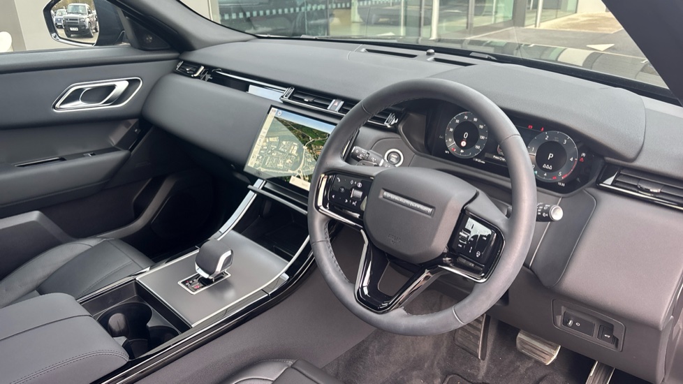 Land Rover Range Rover Velar 2.0 D200 MHEV Dynamic SE 5dr Auto Diesel Estate - Image 29