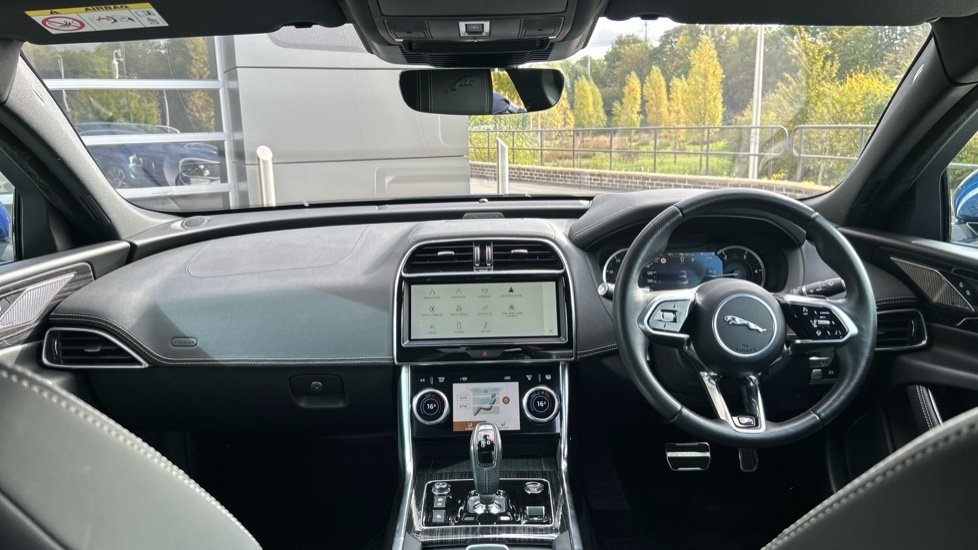 Jaguar XE 2.0 D200 R-Dynamic HSE 4dr Auto Diesel Saloon - Image 9