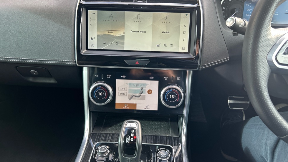Jaguar XE 2.0 D200 R-Dynamic HSE 4dr Auto Diesel Saloon - Image 14