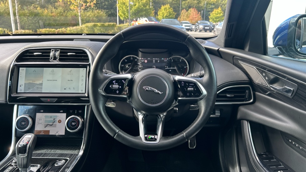 Jaguar XE 2.0 D200 R-Dynamic HSE 4dr Auto Diesel Saloon - Image 15