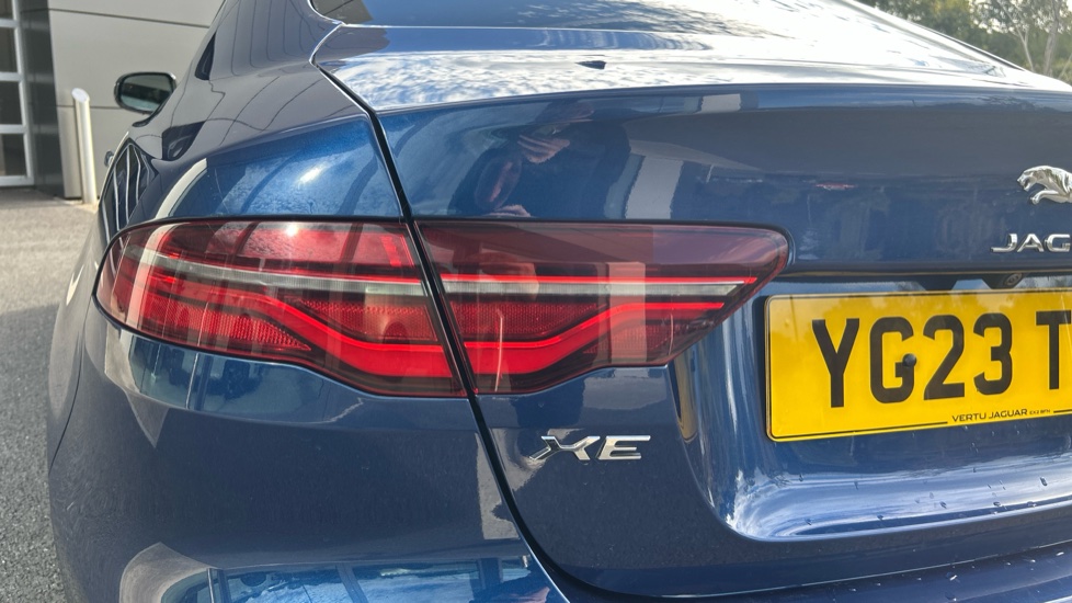 Jaguar XE 2.0 D200 R-Dynamic HSE 4dr Auto Diesel Saloon - Image 19