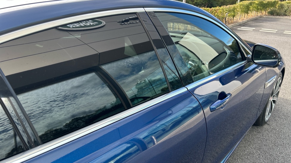 Jaguar XE 2.0 D200 R-Dynamic HSE 4dr Auto Diesel Saloon - Image 22