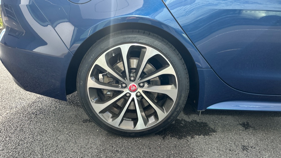 Jaguar XE 2.0 D200 R-Dynamic HSE 4dr Auto Diesel Saloon - Image 24