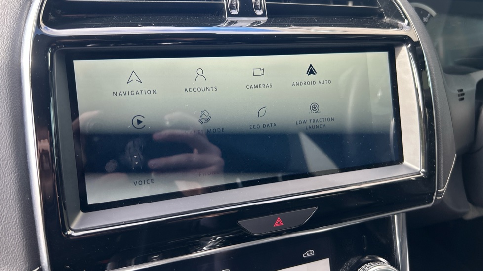 Jaguar XE 2.0 D200 R-Dynamic HSE 4dr Auto Diesel Saloon - Image 38