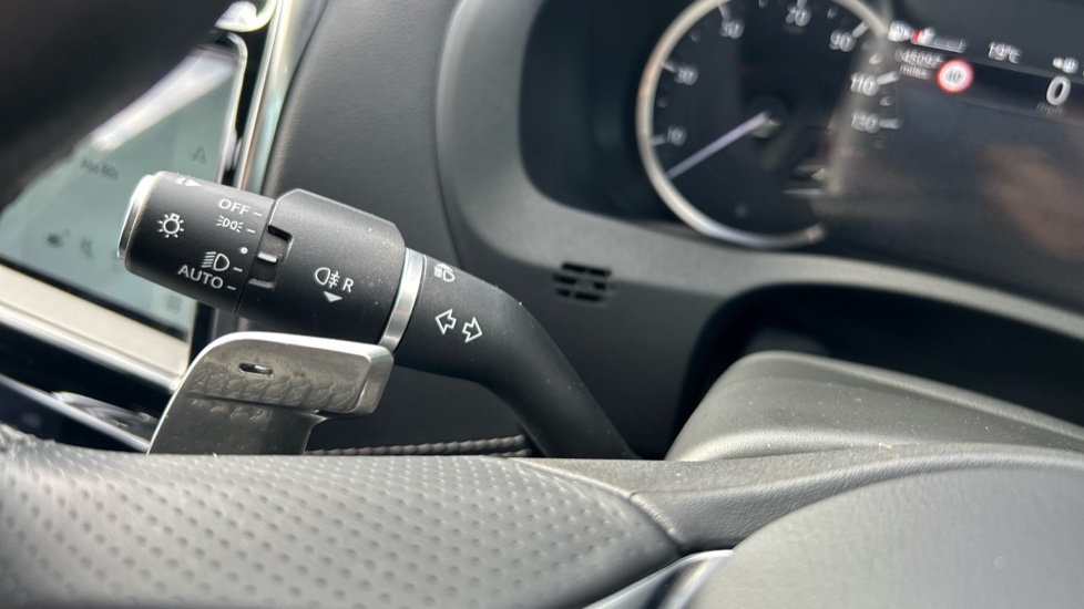 Jaguar XE 2.0 D200 R-Dynamic HSE 4dr Auto Diesel Saloon - Image 44