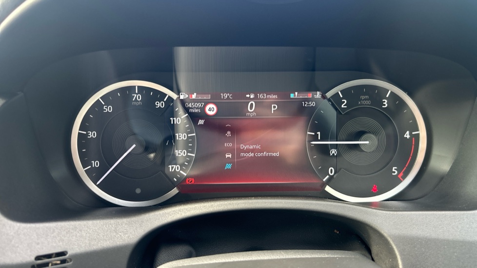 Jaguar XE 2.0 D200 R-Dynamic HSE 4dr Auto Diesel Saloon - Image 50