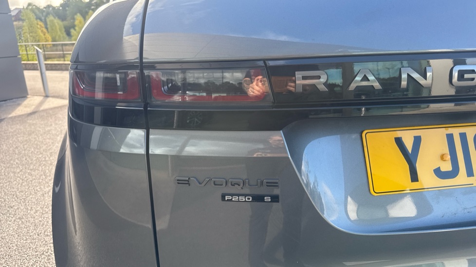 Land Rover Range Rover Evoque 2.0 P250 R-Dynamic S 5dr Auto Petrol Hatchback - Image 19