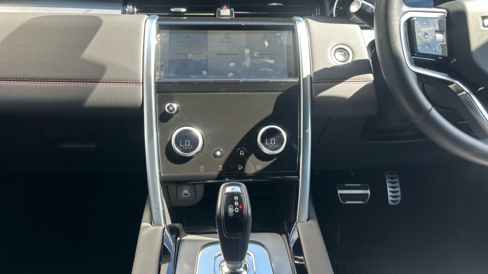 Land Rover Discovery Sport 1.5 P300e R-Dynamic SE 5dr Auto [5 Seat] Station Wagon - Image 14