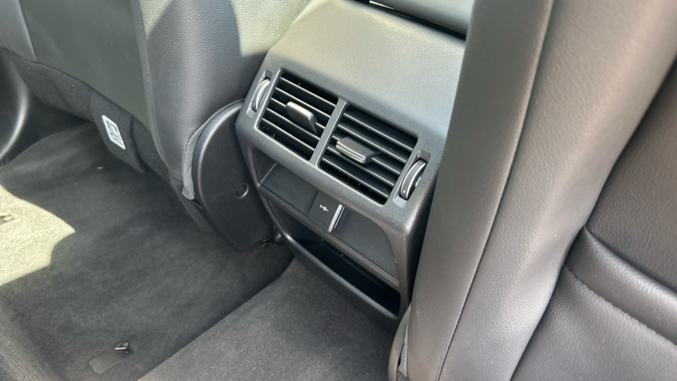 Land Rover Discovery Sport 1.5 P300e R-Dynamic SE 5dr Auto [5 Seat] Station Wagon - Image 18