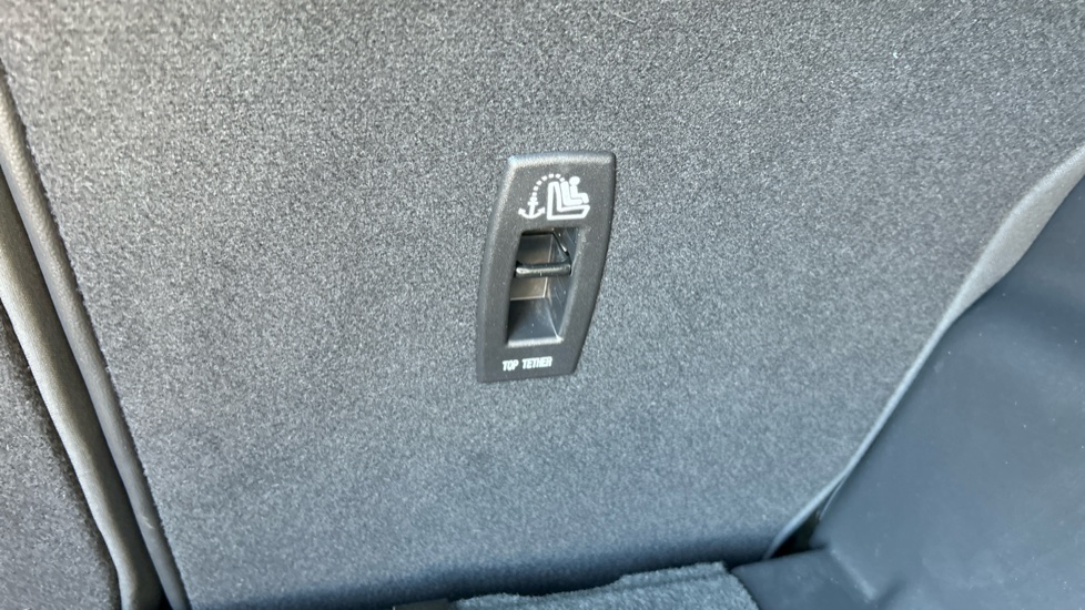 Land Rover Discovery Sport 1.5 P300e R-Dynamic SE 5dr Auto [5 Seat] Station Wagon - Image 31