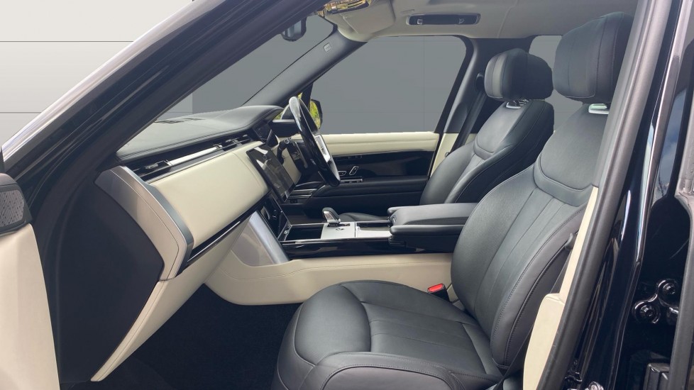 Land Rover Range Rover 4.4 P530 V8 Autobiography LWB 4dr Auto Petrol Estate - Image 3