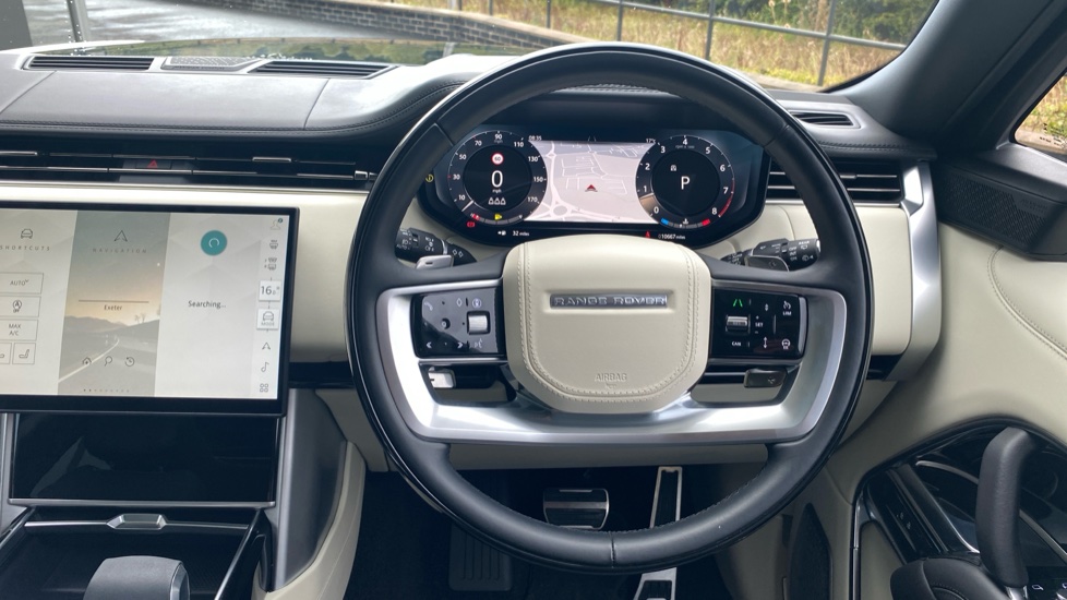 Land Rover Range Rover 4.4 P530 V8 Autobiography LWB 4dr Auto Petrol Estate - Image 15