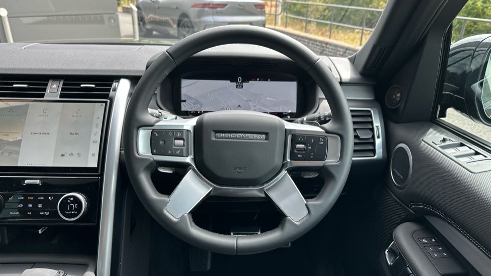 Land Rover Discovery 3.0 D350 Dynamic SE 5dr Auto Diesel Station Wagon - Image 15