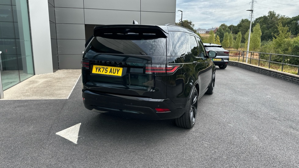 Land Rover Discovery 3.0 D350 Dynamic SE 5dr Auto Diesel Station Wagon - Image 65