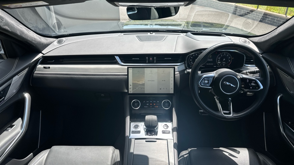 Jaguar F-Pace 2.0 P400e R-Dynamic HSE Black 5dr Auto AWD Estate - Image 9
