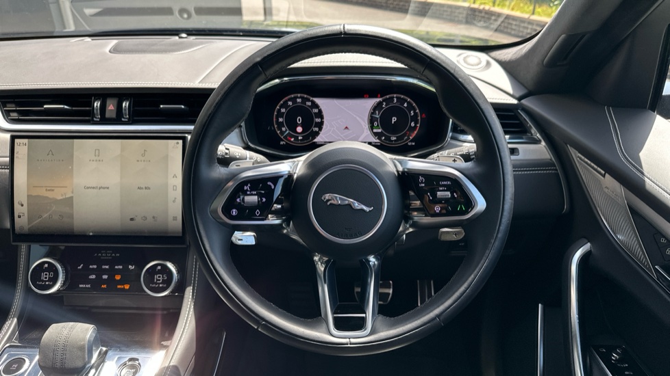 Jaguar F-Pace 2.0 P400e R-Dynamic HSE Black 5dr Auto AWD Estate - Image 15