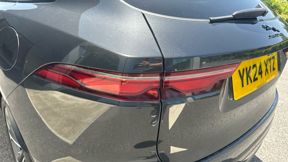 Jaguar F-Pace 2.0 P400e R-Dynamic HSE Black 5dr Auto AWD Estate - Image 19