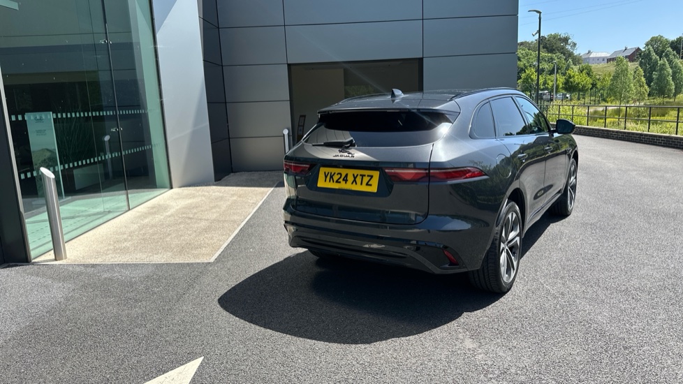 Jaguar F-Pace 2.0 P400e R-Dynamic HSE Black 5dr Auto AWD Estate - Image 21