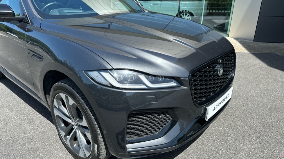 Jaguar F-Pace 2.0 P400e R-Dynamic HSE Black 5dr Auto AWD Estate - Image 25