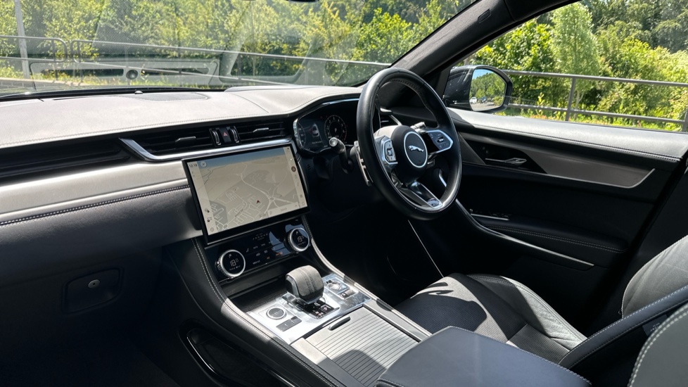 Jaguar F-Pace 2.0 P400e R-Dynamic HSE Black 5dr Auto AWD Estate - Image 40