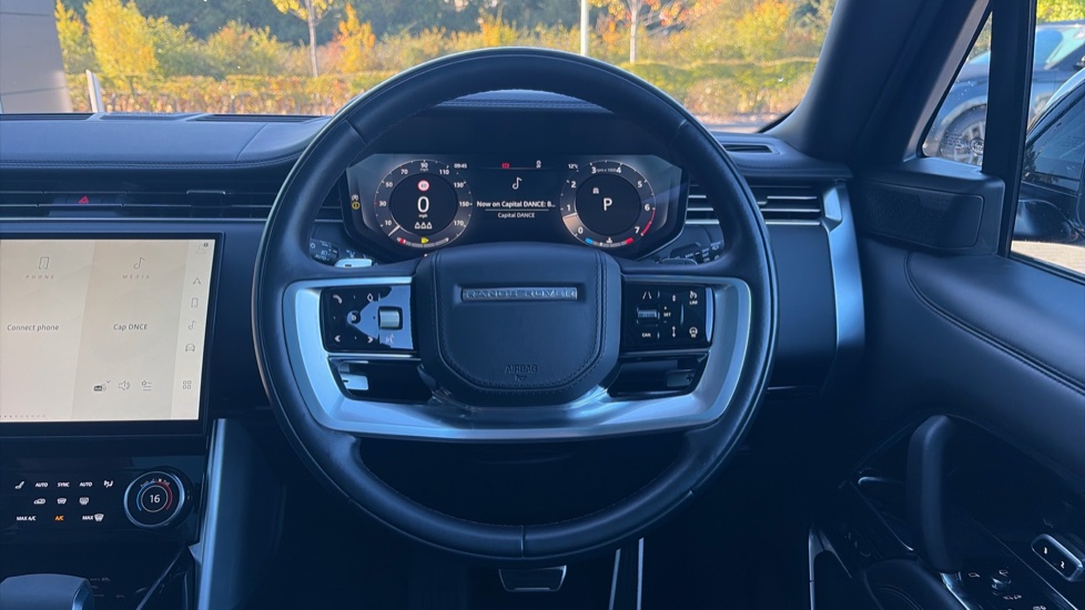 Land Rover Range Rover 4.4 P530 V8 Autobiography 4dr Auto Petrol Estate - Image 15