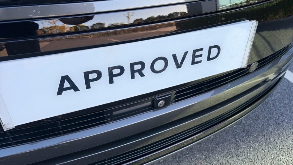 Land Rover Range Rover 4.4 P530 V8 Autobiography 4dr Auto Petrol Estate - Image 21