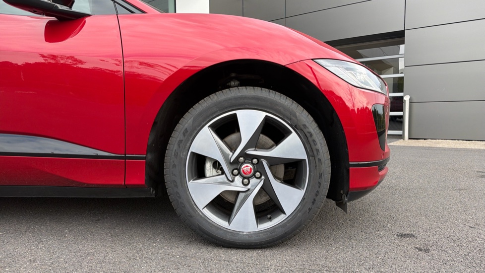 Jaguar I-Pace 294kW EV400 Black 90kWh 5dr Auto [11kW Charger] Electric Estate - Image 8