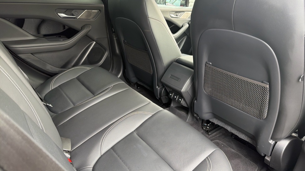 Jaguar I-Pace 294kW EV400 Black 90kWh 5dr Auto [11kW Charger] Electric Estate - Image 31