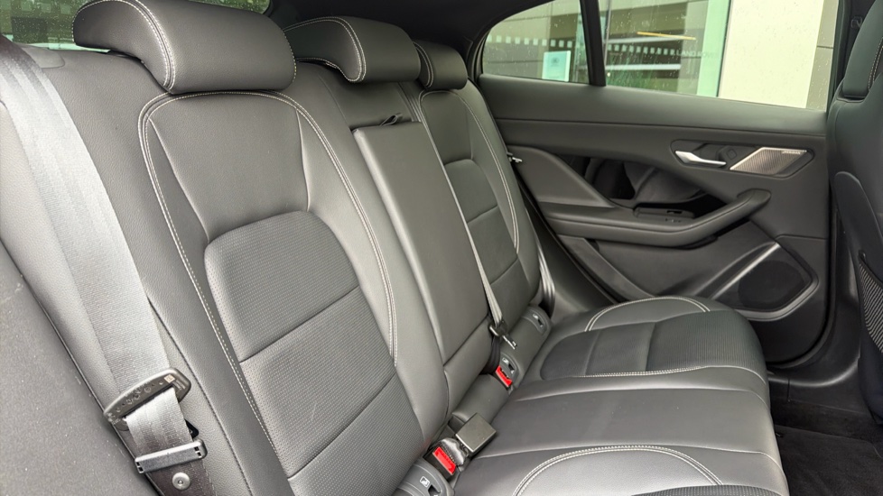 Jaguar I-Pace 294kW EV400 Black 90kWh 5dr Auto [11kW Charger] Electric Estate - Image 33