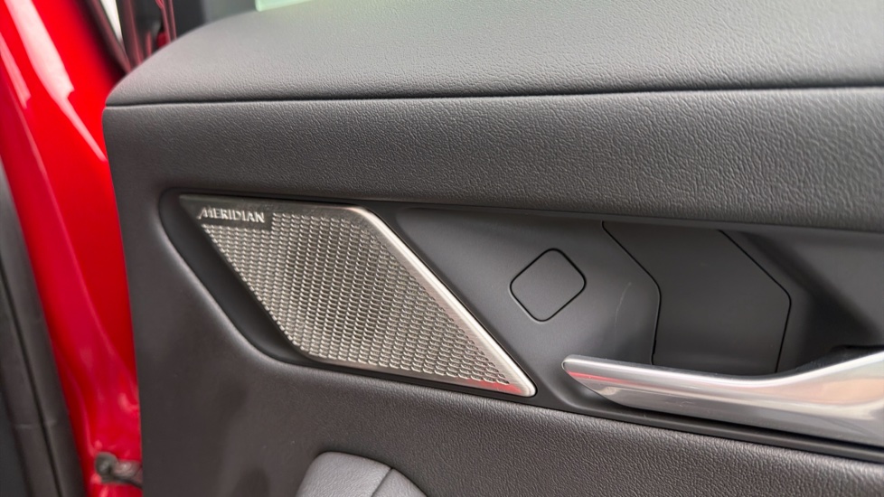 Jaguar I-Pace 294kW EV400 Black 90kWh 5dr Auto [11kW Charger] Electric Estate - Image 34