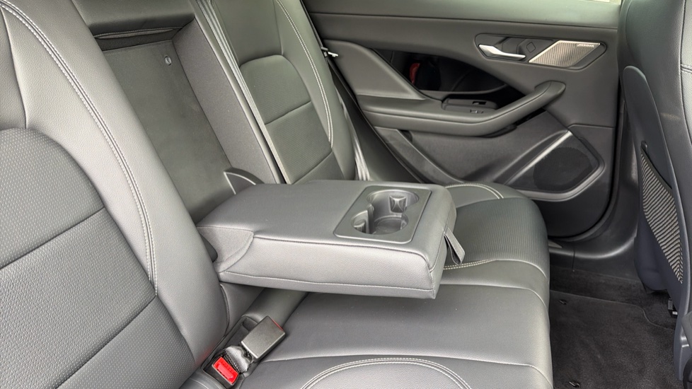 Jaguar I-Pace 294kW EV400 Black 90kWh 5dr Auto [11kW Charger] Electric Estate - Image 35