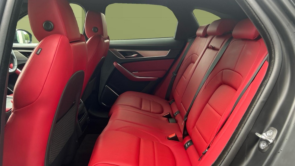 Jaguar F-Pace 2.0 P400e R-Dynamic S 5dr Auto AWD Estate - Image 4