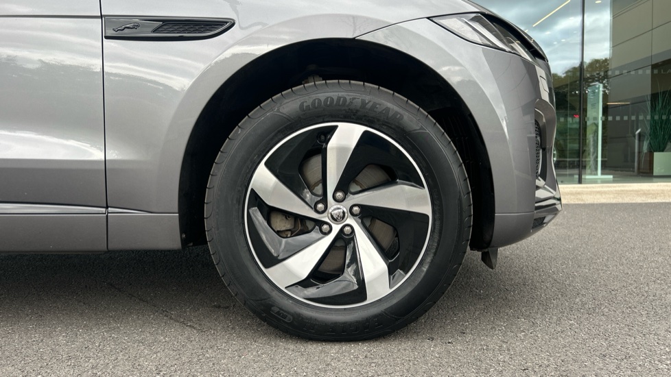 Jaguar F-Pace 2.0 P400e R-Dynamic S 5dr Auto AWD Estate - Image 8