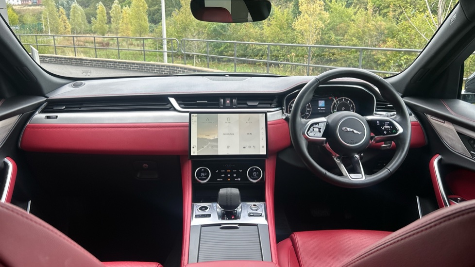 Jaguar F-Pace 2.0 P400e R-Dynamic S 5dr Auto AWD Estate - Image 9