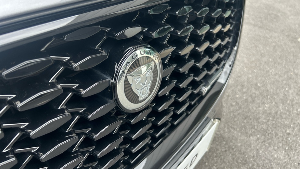 Jaguar F-Pace 2.0 P400e R-Dynamic S 5dr Auto AWD Estate - Image 20