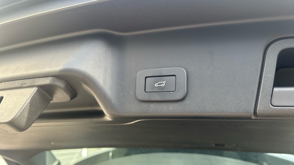 Land Rover Range Rover Evoque 2.0 P250 R-Dynamic S 5dr Auto Petrol Hatchback - Image 38