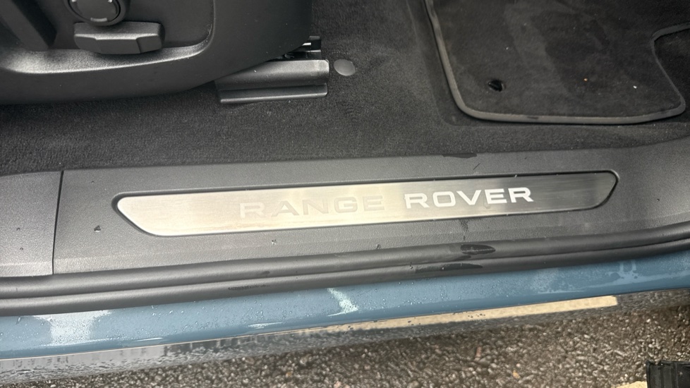 Land Rover Range Rover Evoque 2.0 D200 Dynamic SE 5dr Auto Diesel Hatchback - Image 29