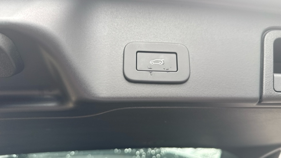 Land Rover Range Rover Evoque 2.0 D200 Dynamic SE 5dr Auto Diesel Hatchback - Image 39
