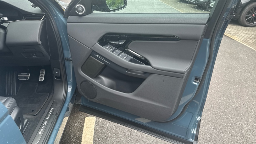 Land Rover Range Rover Evoque 2.0 D200 Dynamic SE 5dr Auto Diesel Hatchback - Image 48