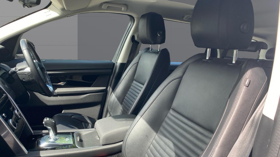 Land Rover Discovery Sport 2.0 P250 S 5dr Auto [5 Seat] Petrol Station Wagon - Image 3
